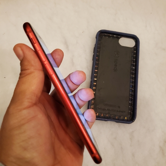 Apple iPhone SE 2020 64GB T-mobile - Picture 7 of 7